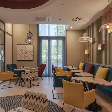 ホテル Hampton By Hilton Centre 3*