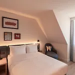 Hampton By Hilton Centre Hotel 3*