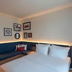 ホテル Hampton By Hilton Centre 3*