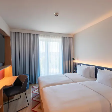 Hampton By Hilton Centre Hotel 3*