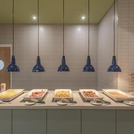 Hampton By Hilton Centre 3* Drážďany