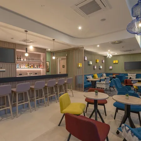 Hampton By Hilton Centre Hotel