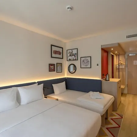 Hampton By Hilton Centre