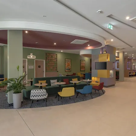 Отель Hampton By Hilton Centre Дрезден