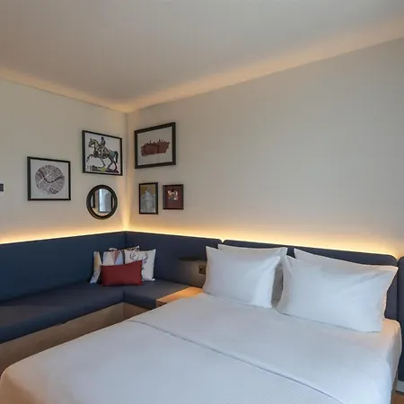 Hotel Hampton By Hilton Centre 3*