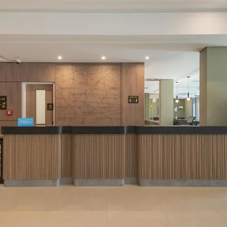 Hotel Hampton By Hilton Centre 3*