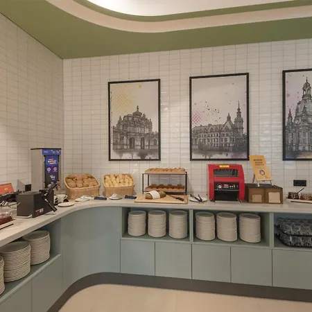 Hampton By Hilton Centre Hotel 3*