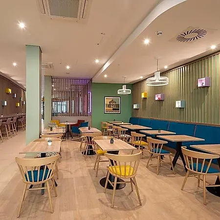 Hampton By Hilton Centre 3*