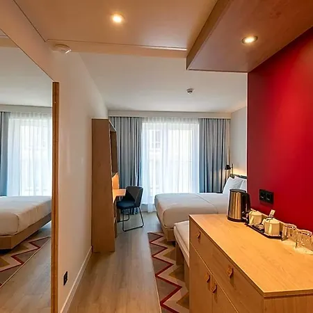 Hampton By Hilton Centre Hotel 3*