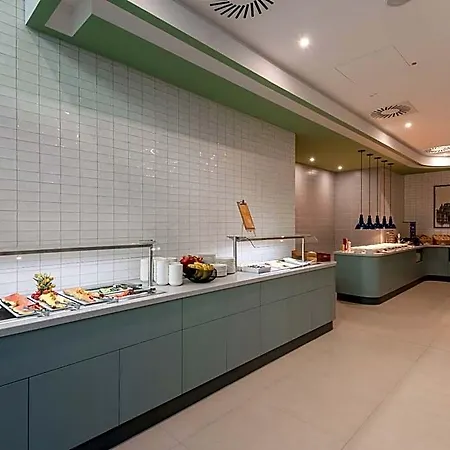 Hampton By Hilton Centre 3*