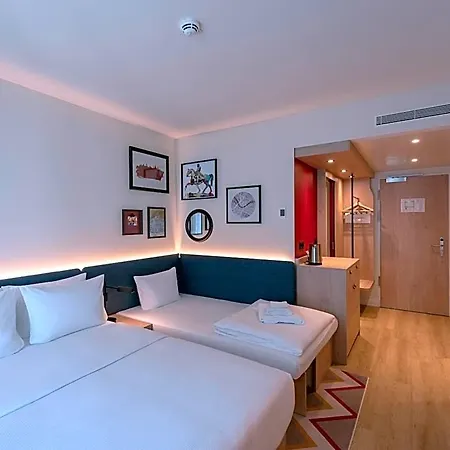Hampton By Hilton Centre Hotel 3*