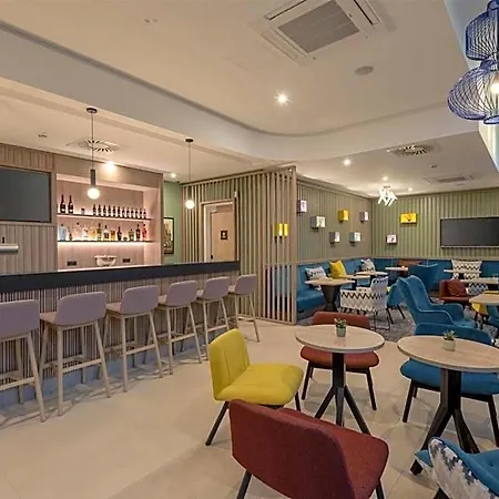 Hotel Hampton By Hilton Centre 3*