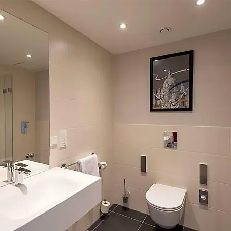 Отель Hampton By Hilton Centre Дрезден