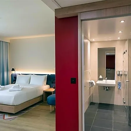 Hampton By Hilton Centre Отель