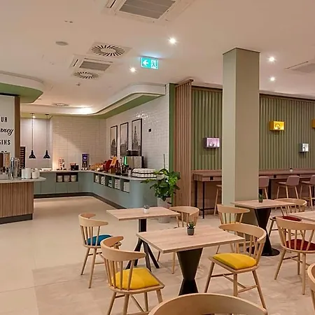 Hampton By Hilton Centre Hotel