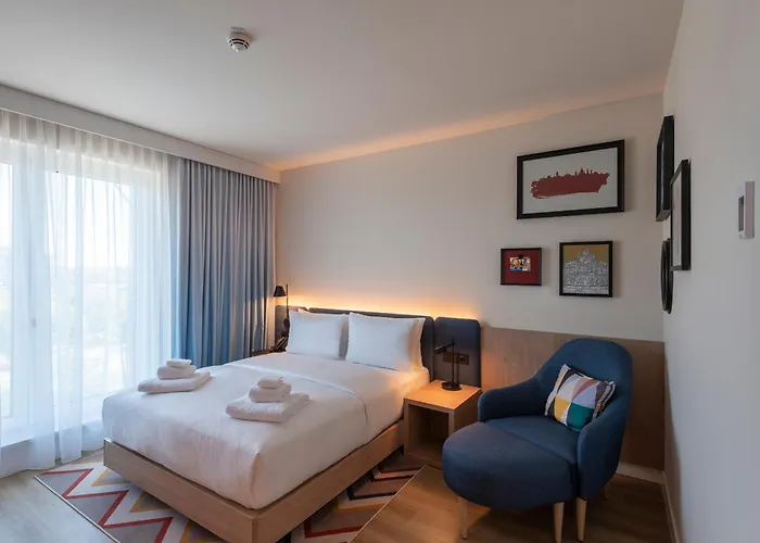 Hampton By Hilton Centre מלון