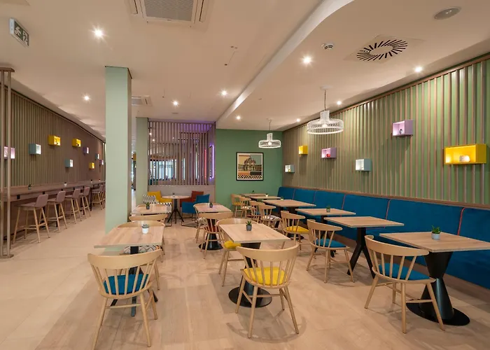 Hampton By Hilton Centre