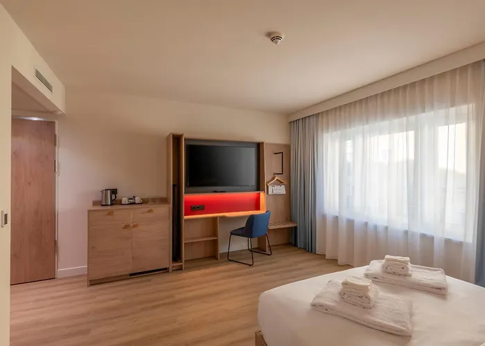 Hampton By Hilton Centre מלון דרזדן