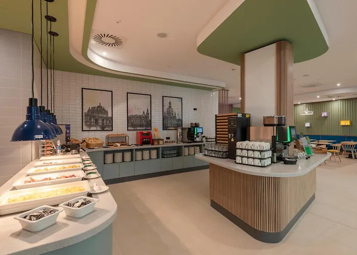 מלון Hampton By Hilton Centre