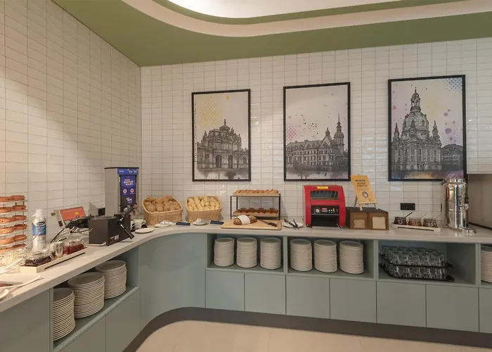 Hampton By Hilton Centre מלון 3*